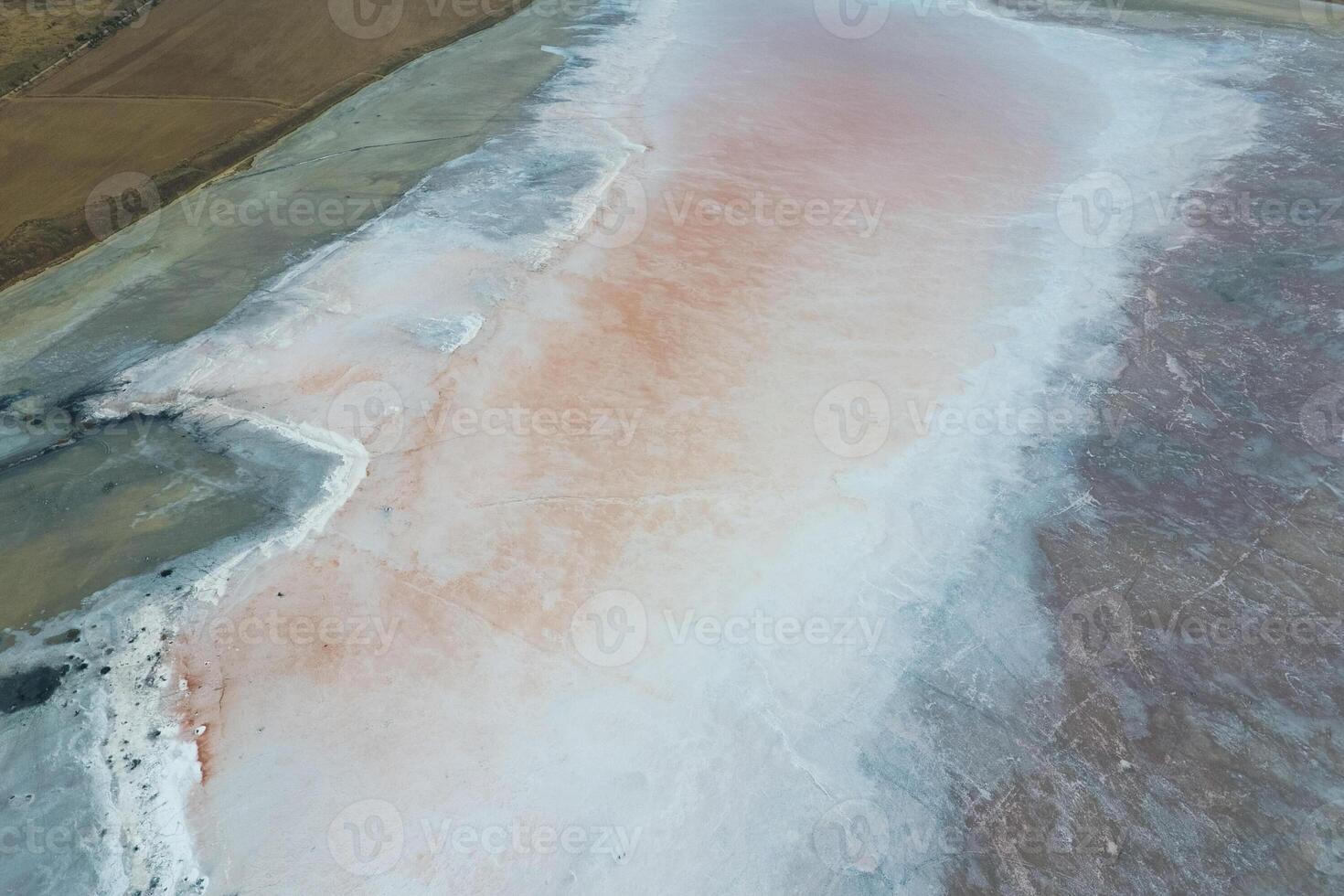 salin salt sjö i de azov hav kust. före detta flodmynning. se från ovan. torr sjö. se av de salt sjö med en fåglar öga se foto