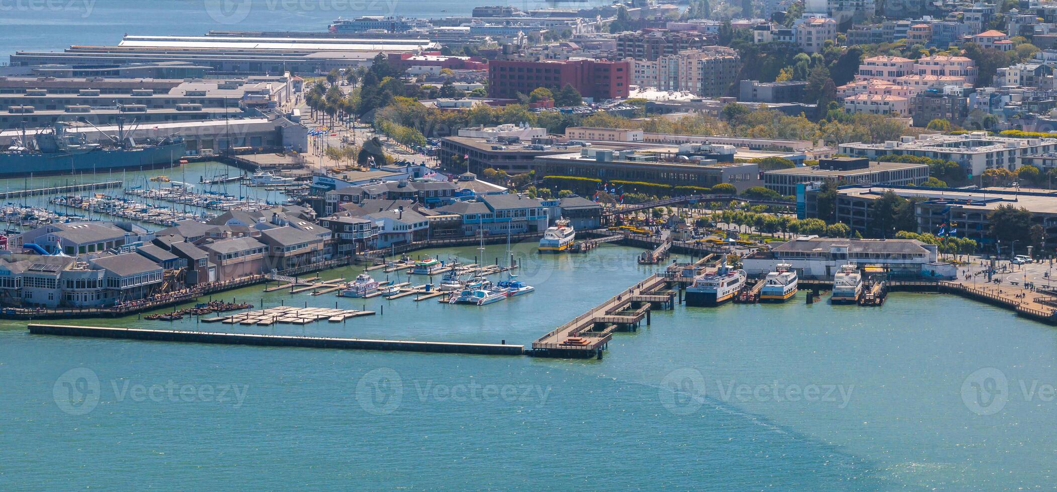 san francisco färja byggnad, hamn av san francisco, Kalifornien. blå solig himmel. foto