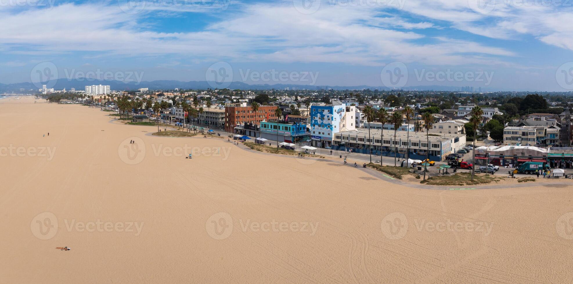 Venedig strand los angeles kalifornien la sommar blå antenn se. foto