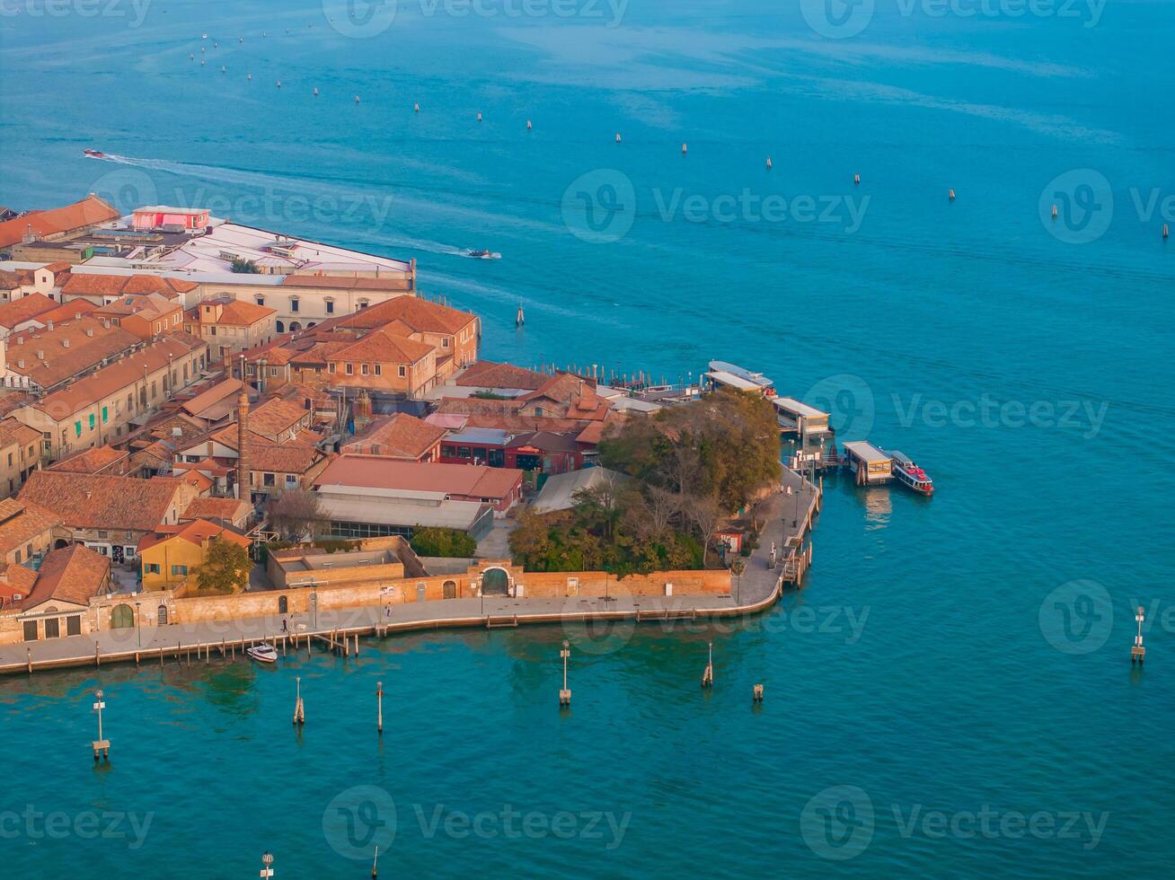 antenn se av murano ö i Venedig lagun, Italien foto