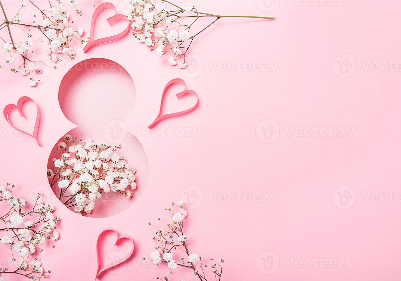 vykort för kvinnors dag. siffra 8 med blommor på en rosa bakgrund. baner. kopia Plats. foto