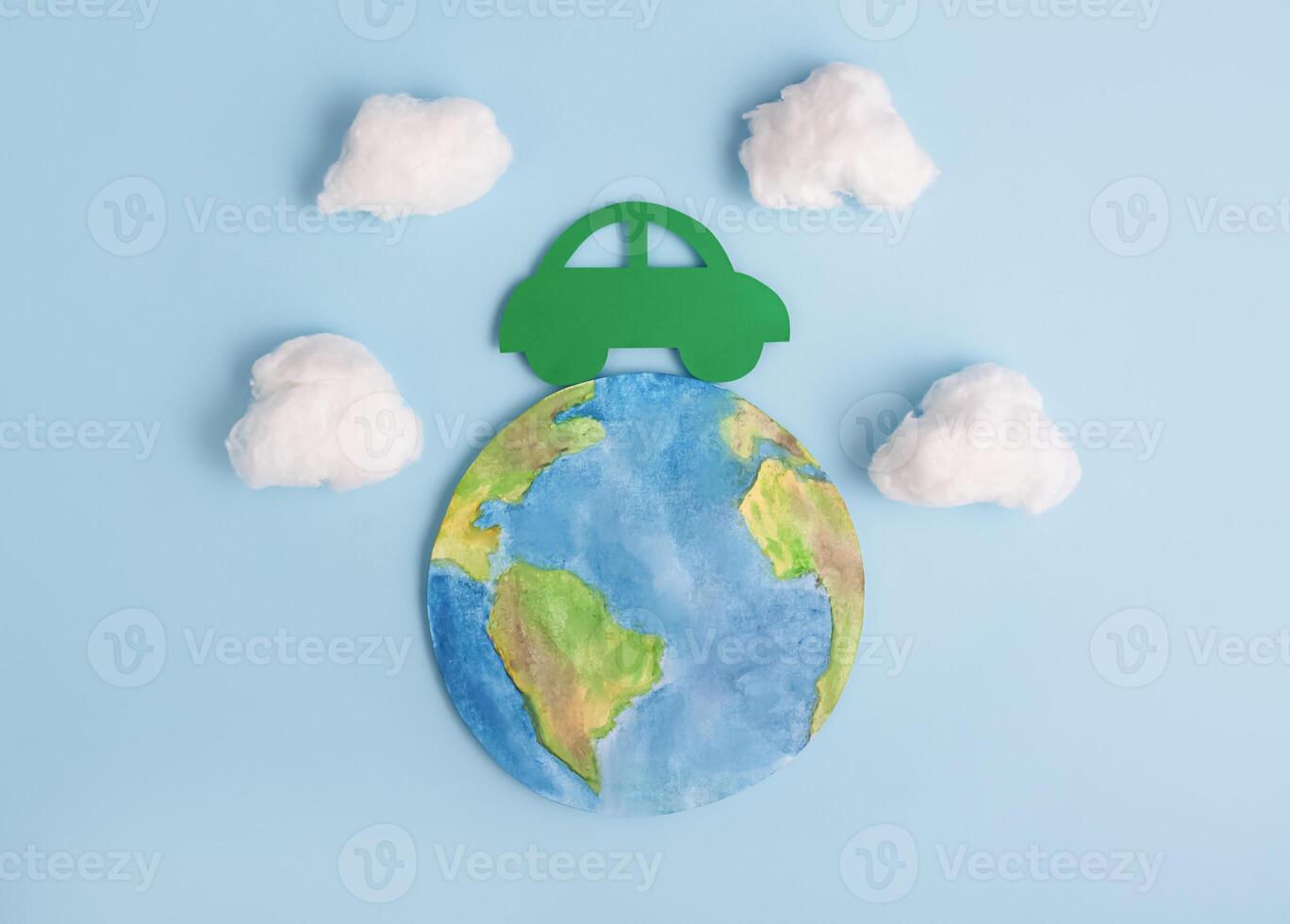 grön bil och planet jorden. ekologisk transport. ekologi begrepp. foto