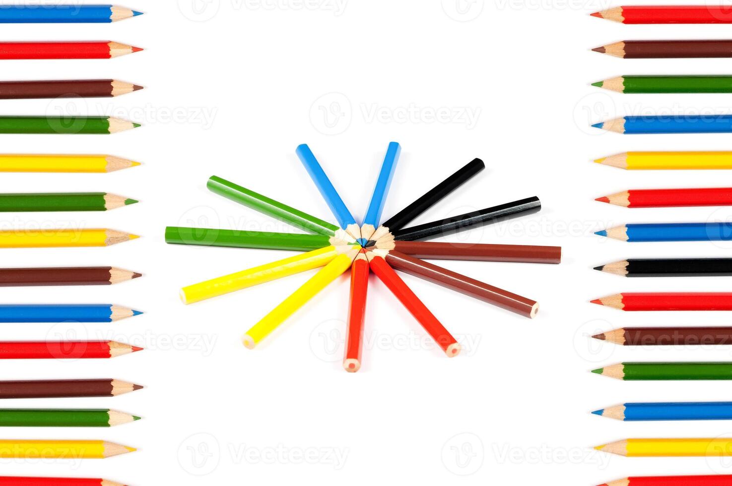 Färg pennor på vit foto