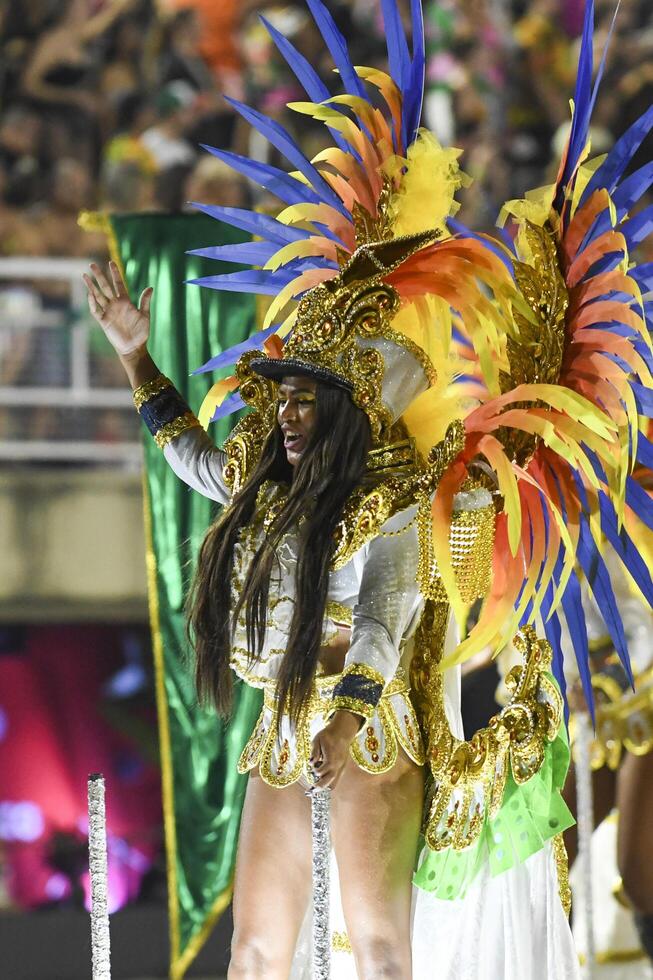 rio, Brasilien, februari 12, 2024, parader av de samba skolor paraiso do tuiuti av de särskild grupp, under de karneval i de stad av rio de janeiro i sapucai gata foto