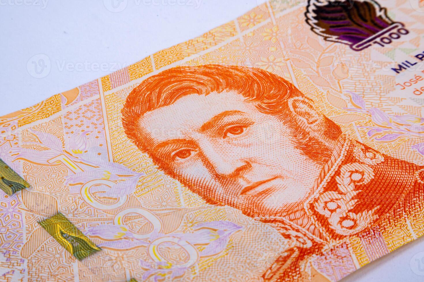 ansikte av san Martin av de tusen argentine peso räkningen. foto