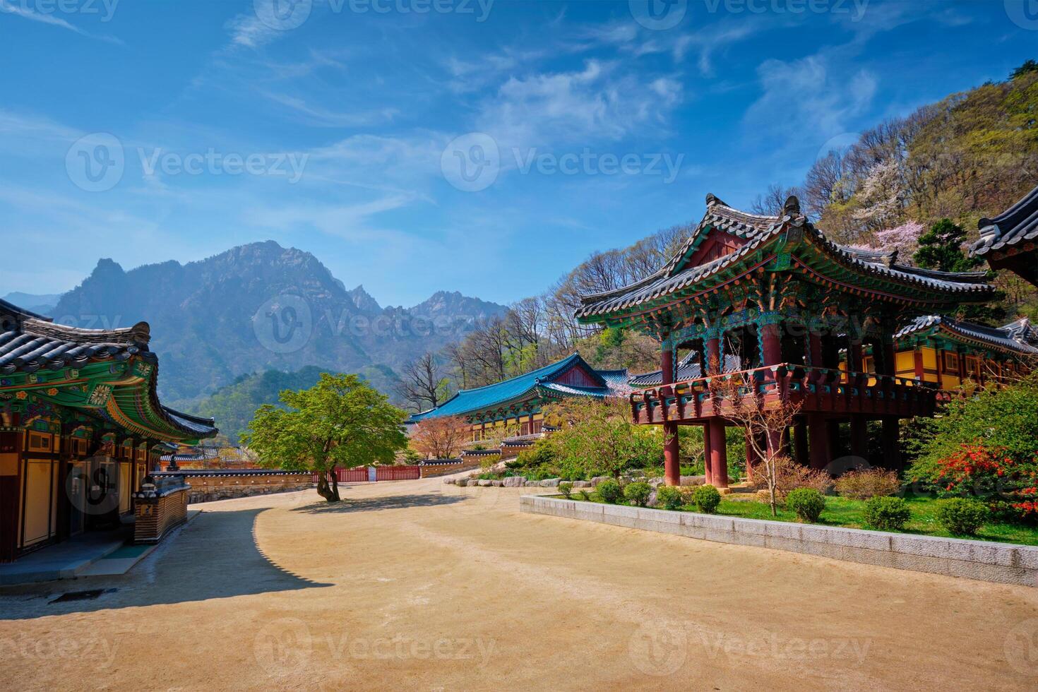 sinheungsa tempel i seoraksan nationell parkera, seoraksan, söder korea foto