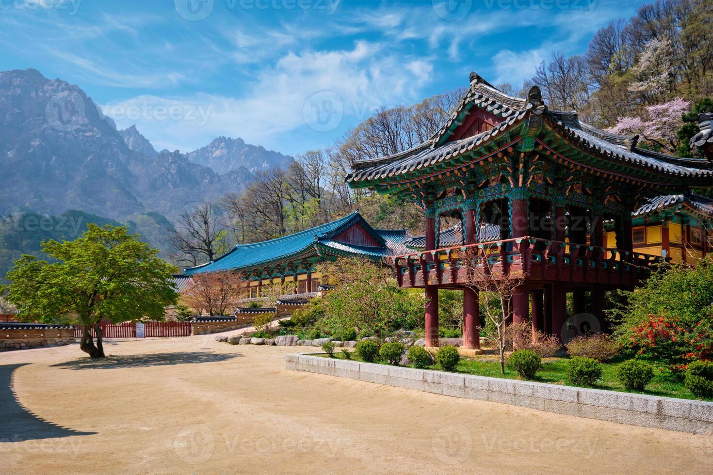 sinheungsa tempel i seoraksan nationell parkera, seoraksan, söder korea foto