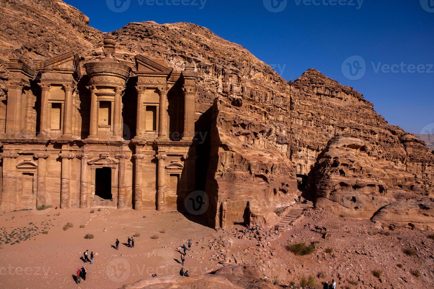 skönhet av stenar och gammal arkitektur i petra, jordan. gammal tempel i petra, jordan. foto