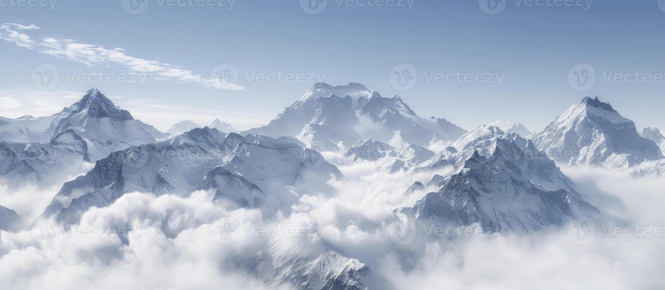 ai genererad majestätisk snötäckt berg, höga toppar höljd i moln, frammanande en känsla av prakt och lugn. foto