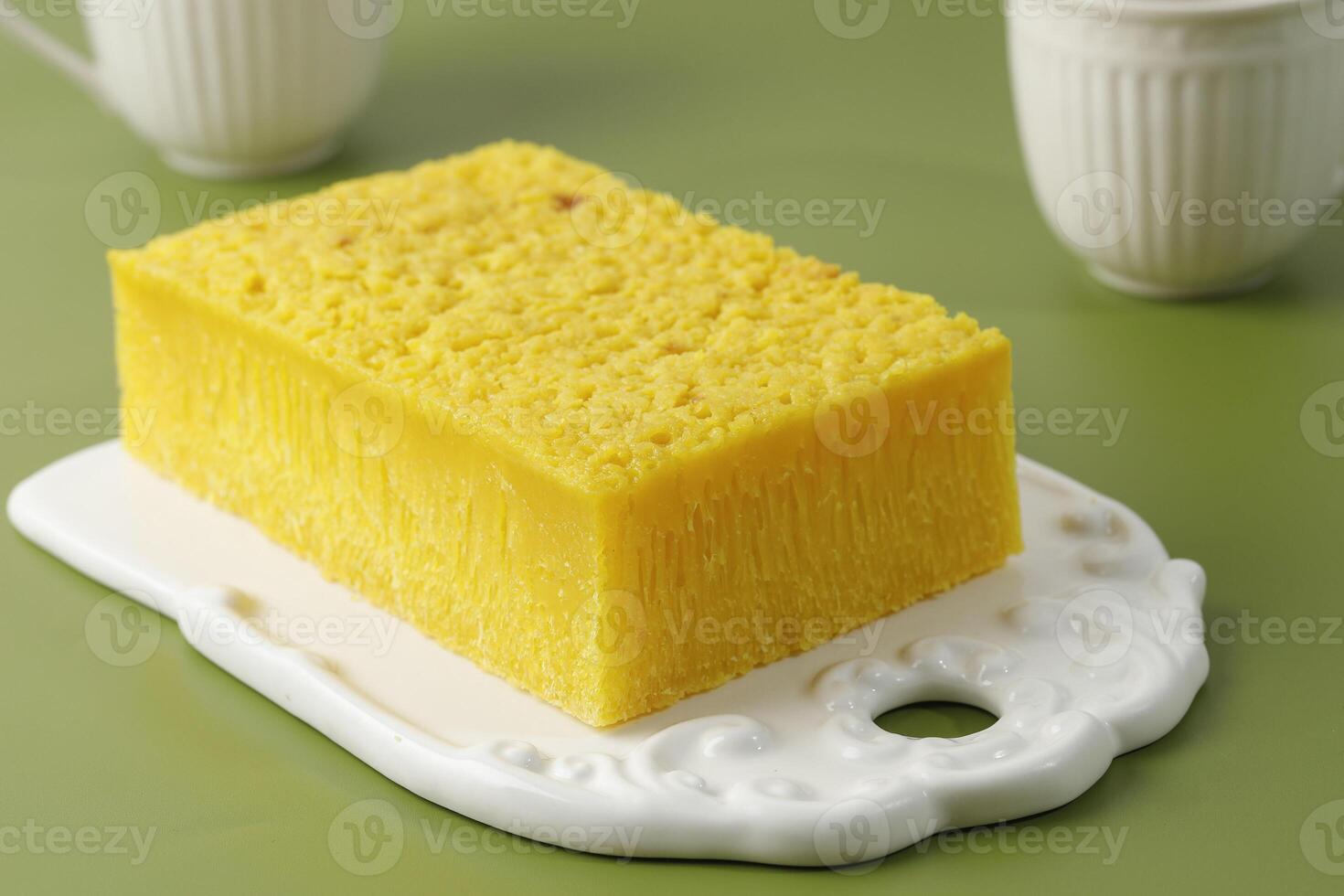 bika ambon, indonesiska hoenycom traditionell kaka med gul Färg foto