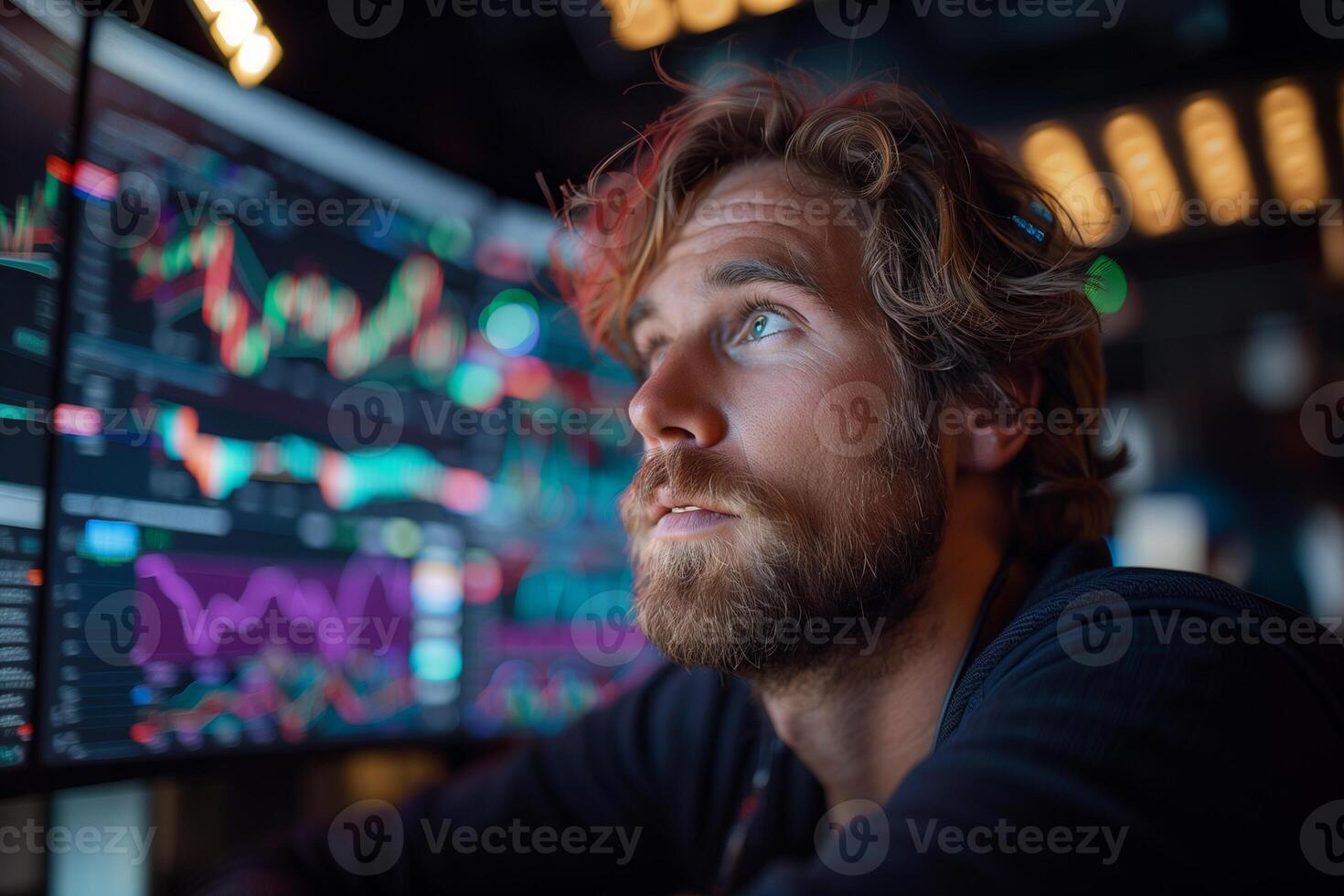 ai genererad porträtt av ung affärsman ser på dator övervaka med stock marknadsföra data foto