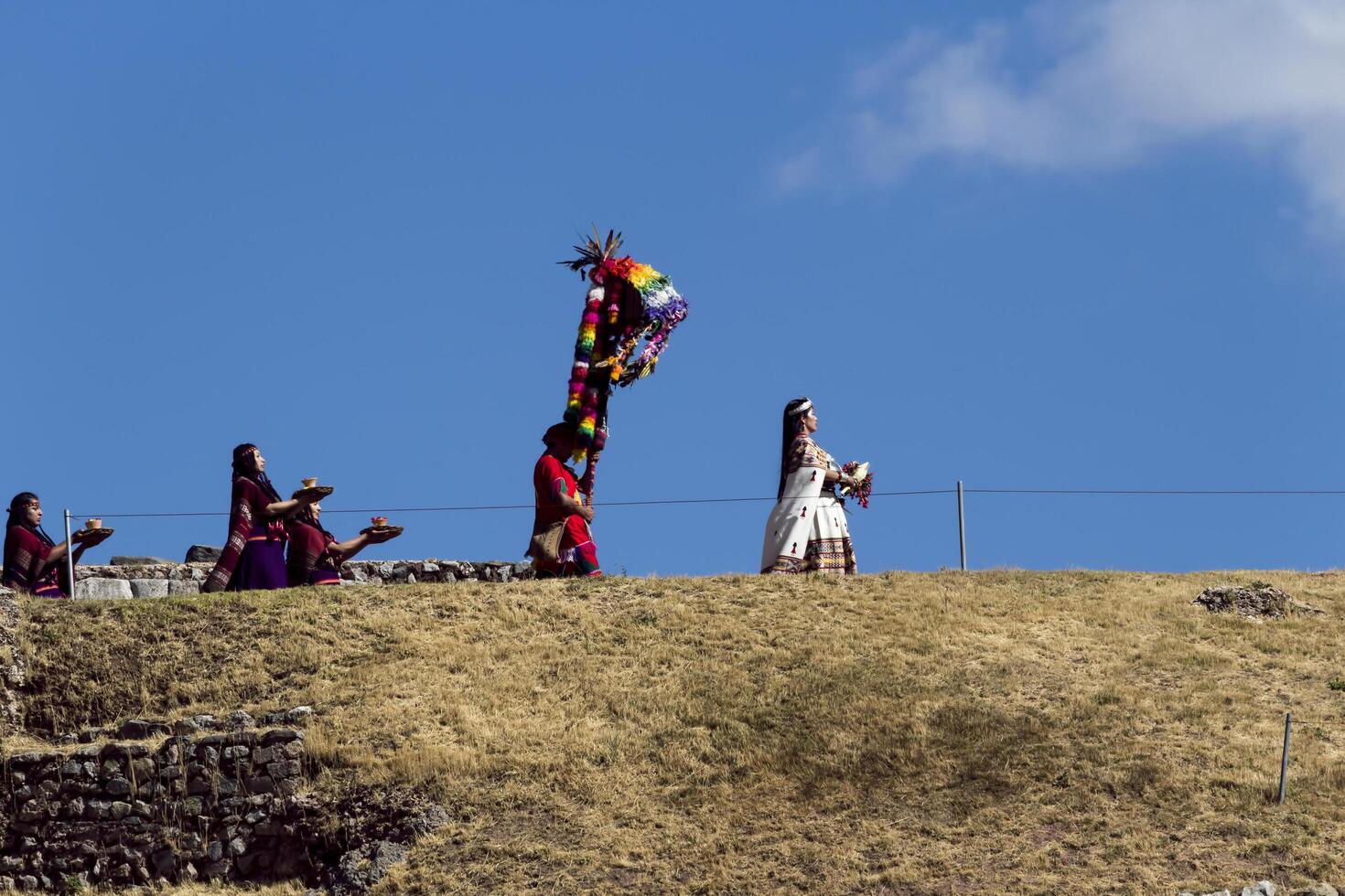 cusco, peru, 2015 - drottningens procession inti raymi festival söder Amerika foto