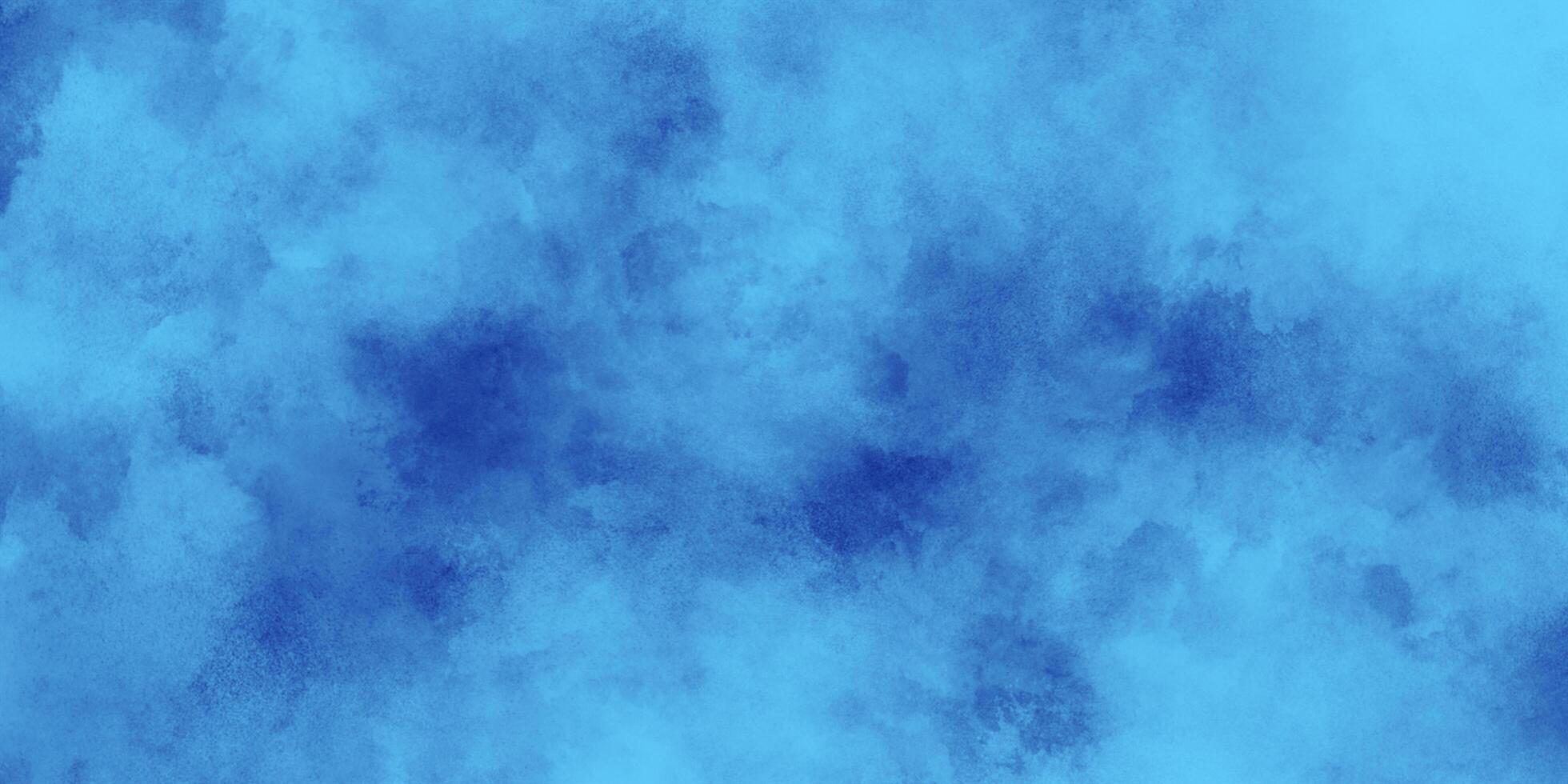 abstrakt himmel blå vattenfärg bakgrund med måla, penselmålad blå vattenfärg bakgrund med vattenfärg stänk och fläckar för dekoration och design. foto