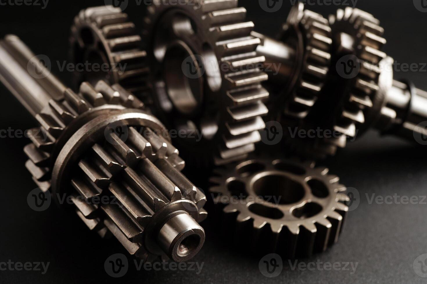 metall redskap hjul motor bil och cykel, mekaniker industri begrepp. foto