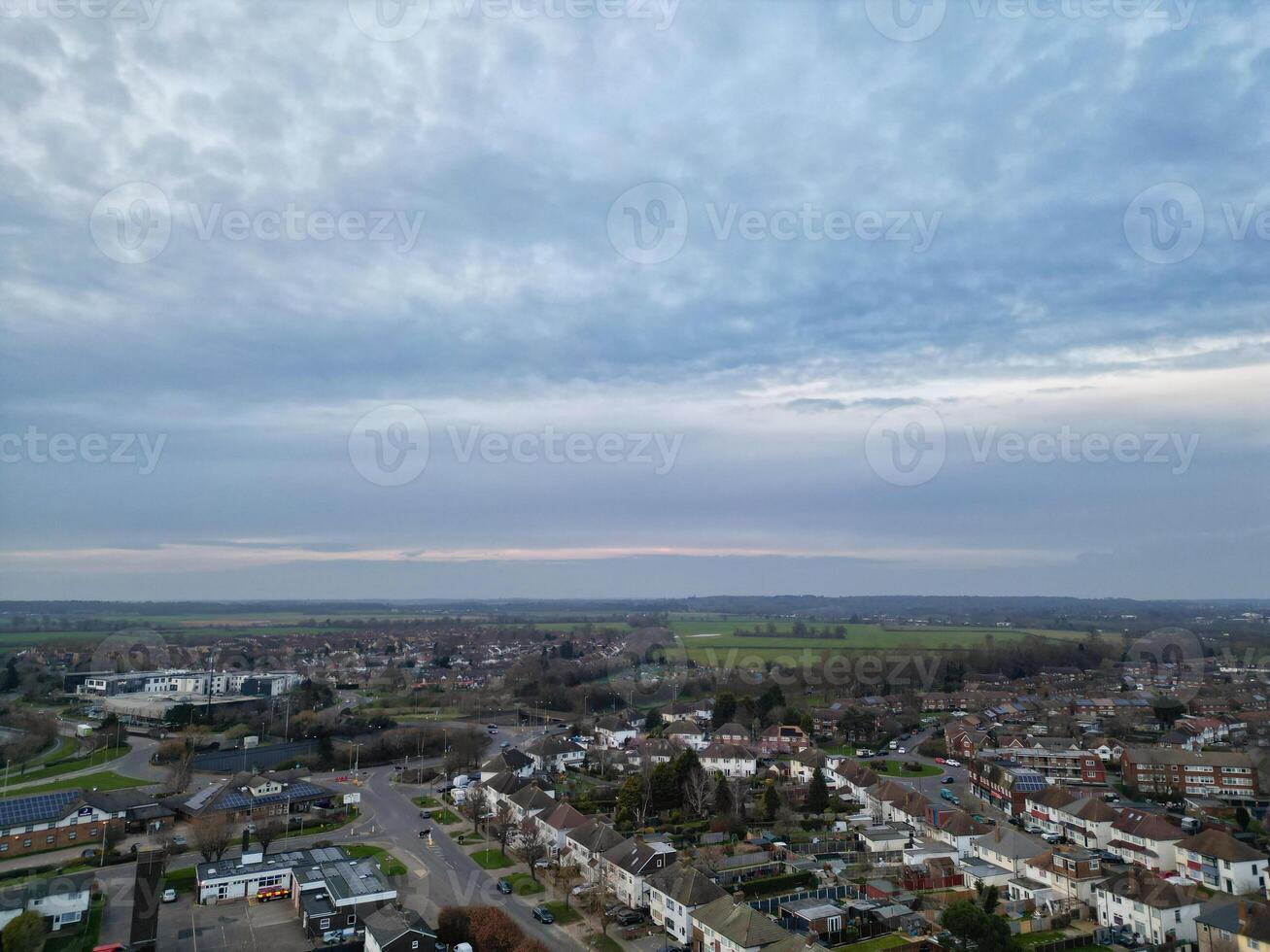 hög vinkel se av central hattfält stad hertfordshire av England, bra Storbritannien. Mars 9:e, 2024 foto