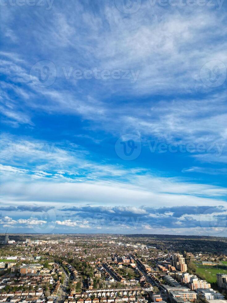 antenn se av central watford stad av England Storbritannien. Mars 3:a, 2024 foto