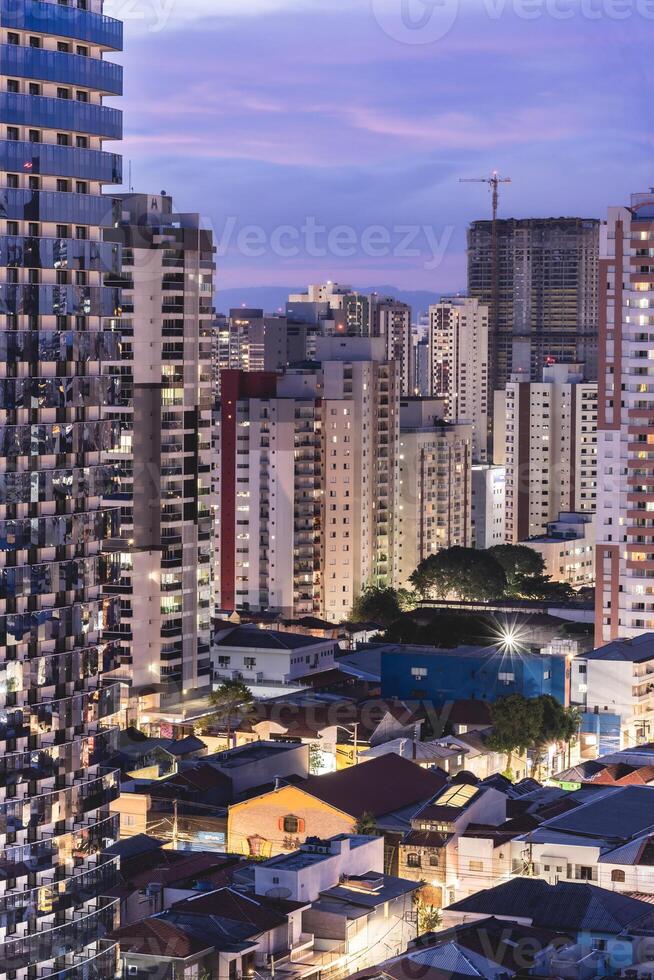 molnig kväll över de horisont av tatuape, sao paulo, Brasilien. foto