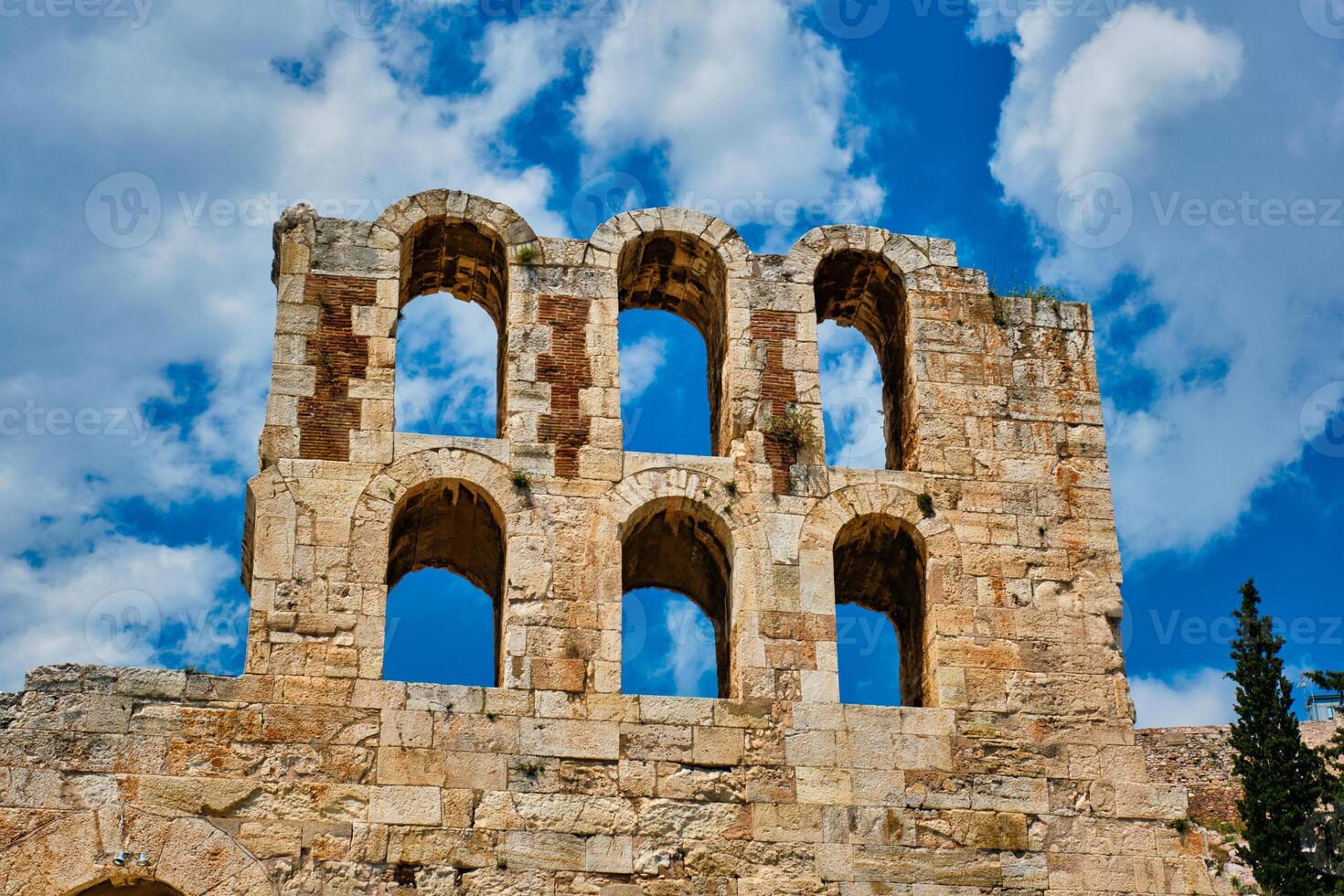 ruiner av odeon av heroder atticus roman teater. aten, grekland foto