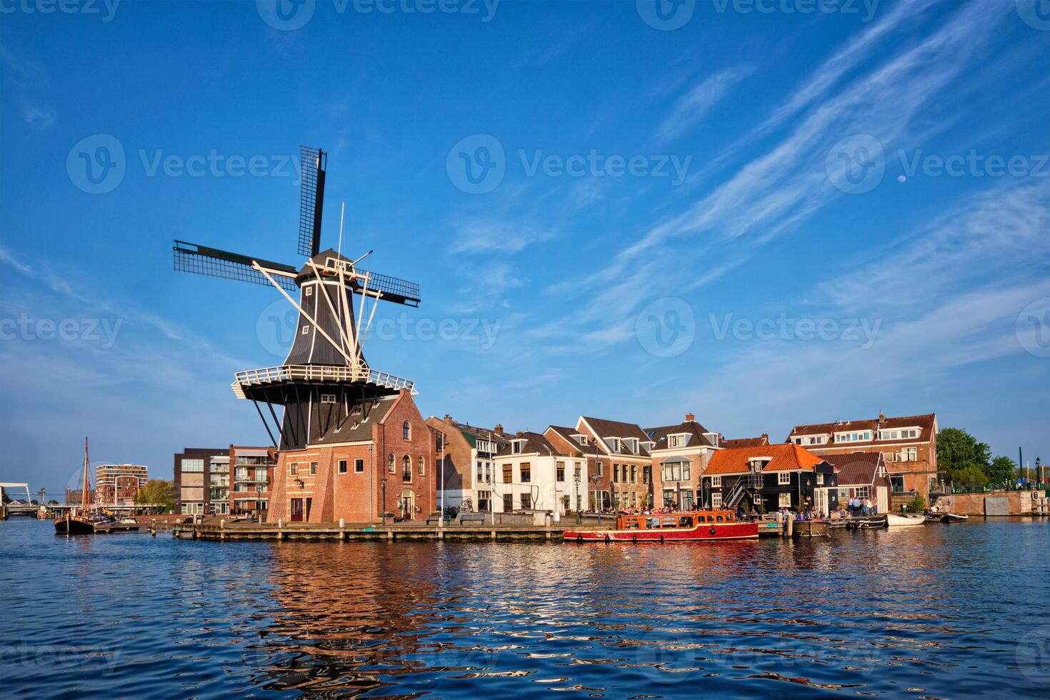 panorama av harlem, nederländerna foto
