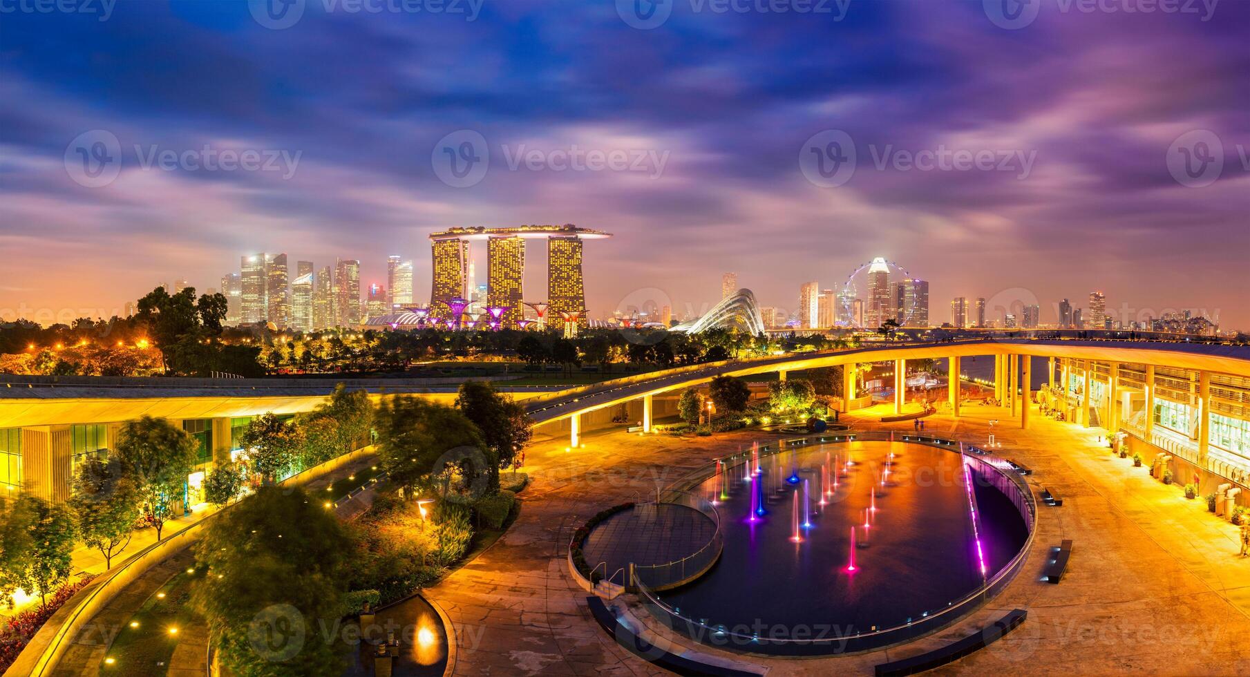 panorama av singapore horisont foto