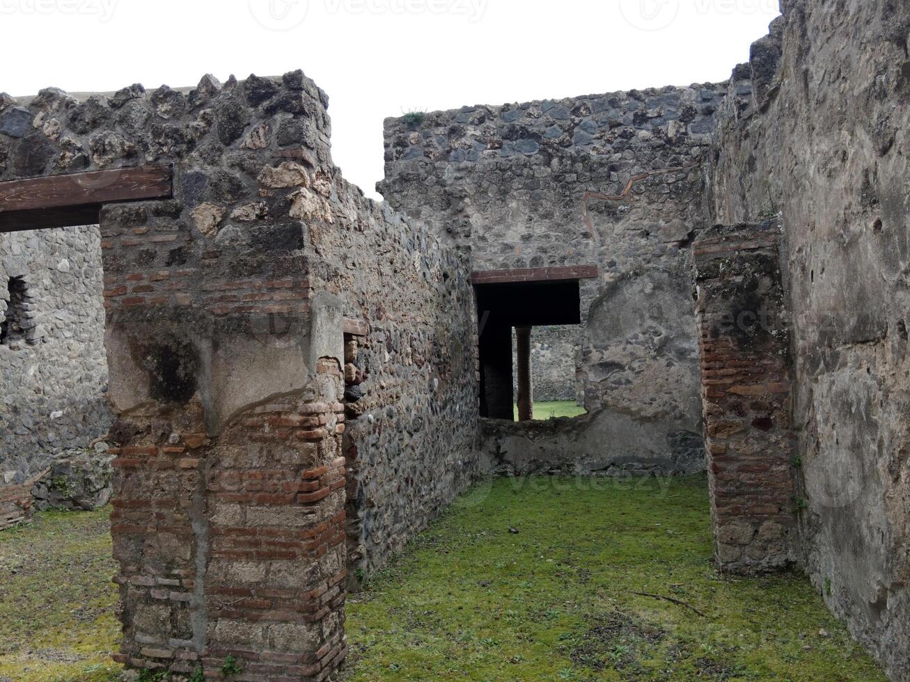 Pompeji, de gammal roman stad begravd förbi de utbrott av montera vesuvius, står som en unesco värld arv webbplats, erbjudande en unik glimt in i dagligen liv under de roman imperium. foto