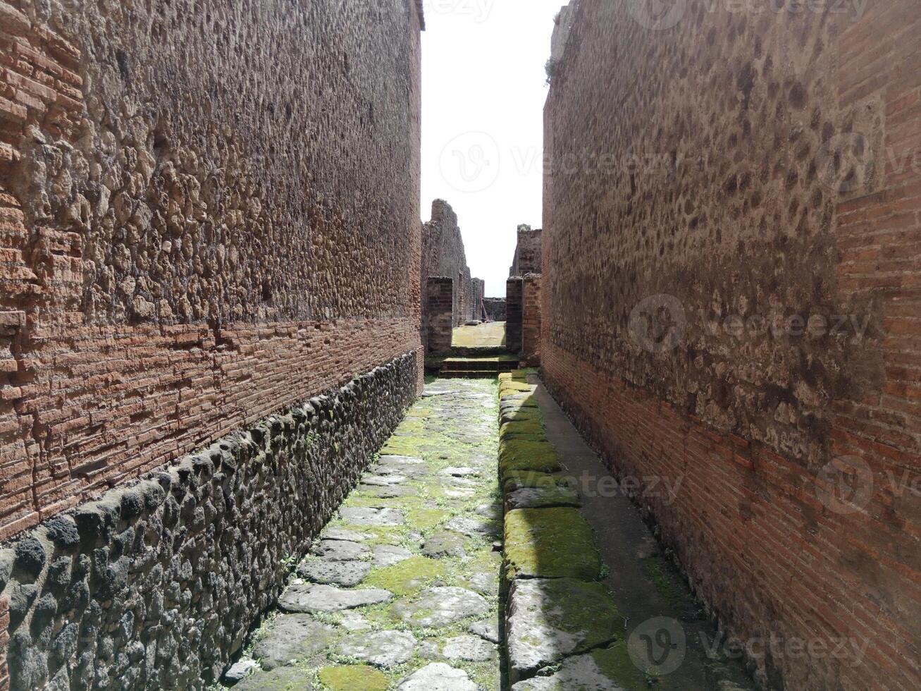 Pompeji, de gammal roman stad begravd förbi de utbrott av montera vesuvius, står som en unesco värld arv webbplats, erbjudande en unik glimt in i dagligen liv under de roman imperium. foto