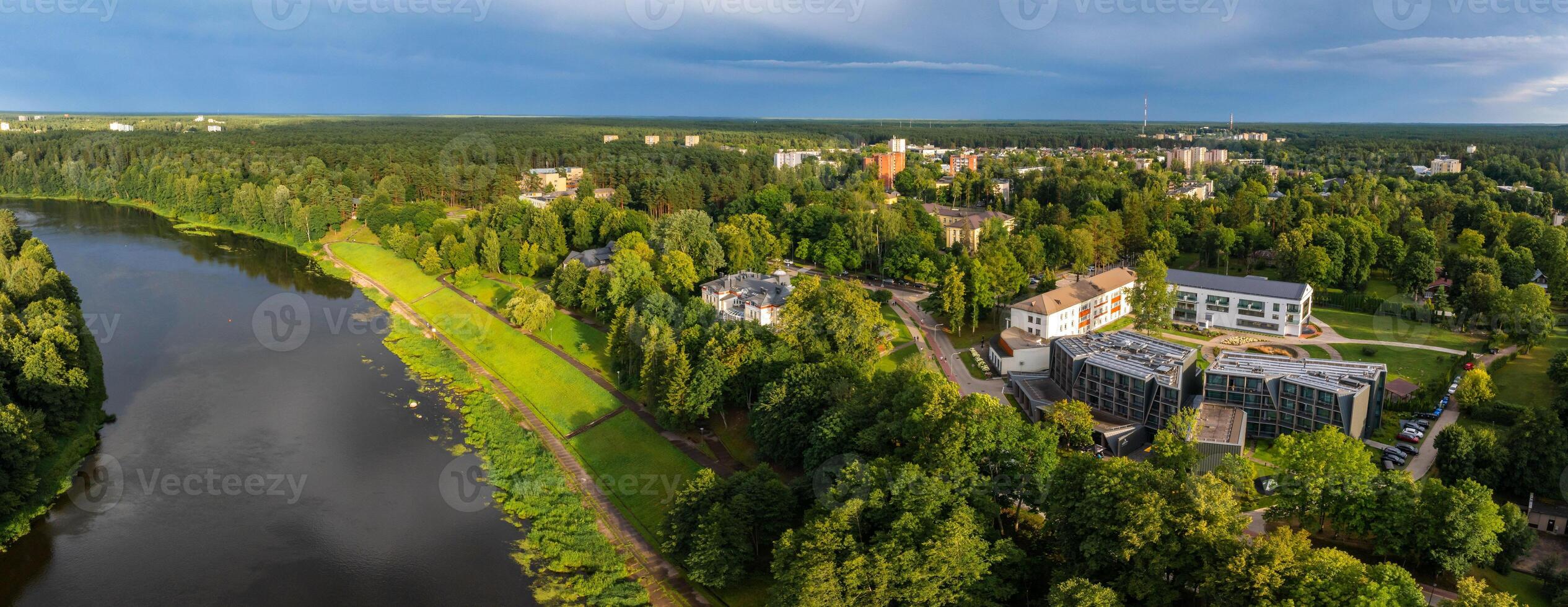 antenn panorama- se av lithuanian tillflykt druskininkai foto