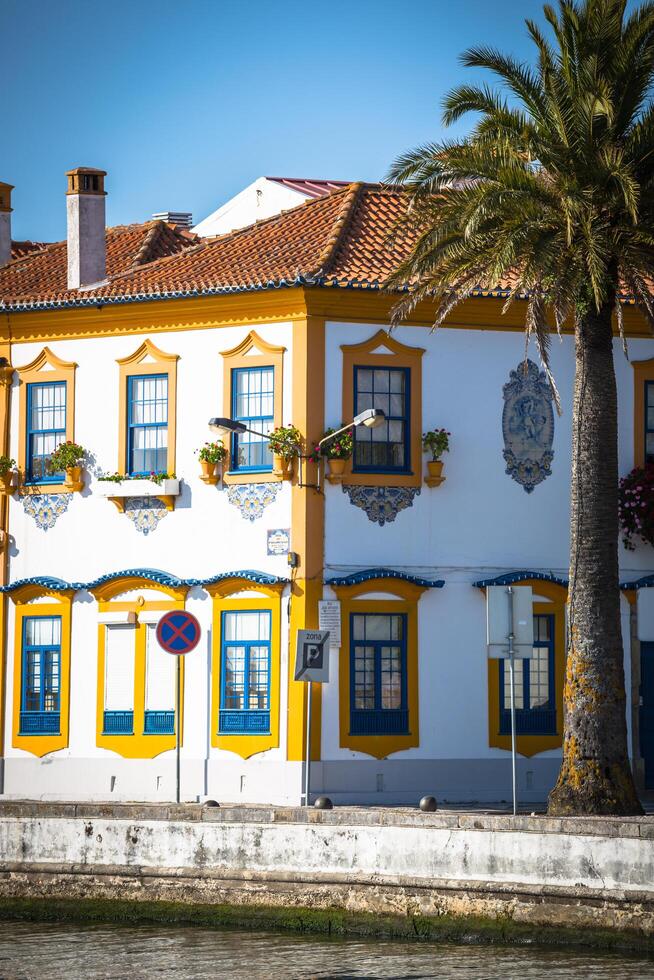 aveiro, portugal. typisk byggnadsvy. foto