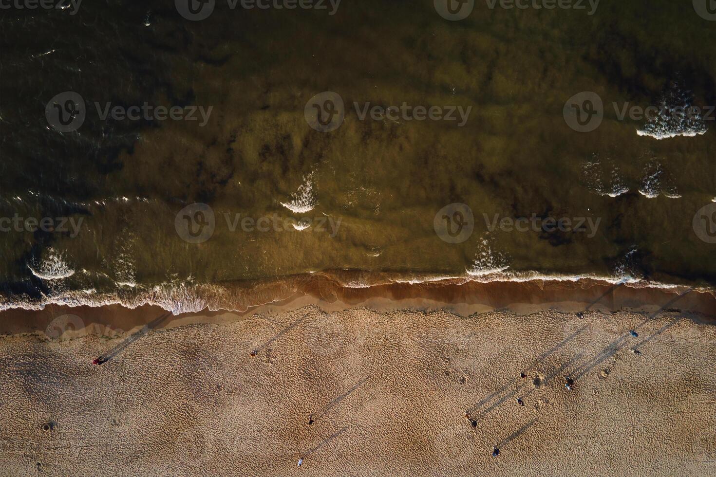 skön kustlinje med baltic hav och sand strand, topp se foto