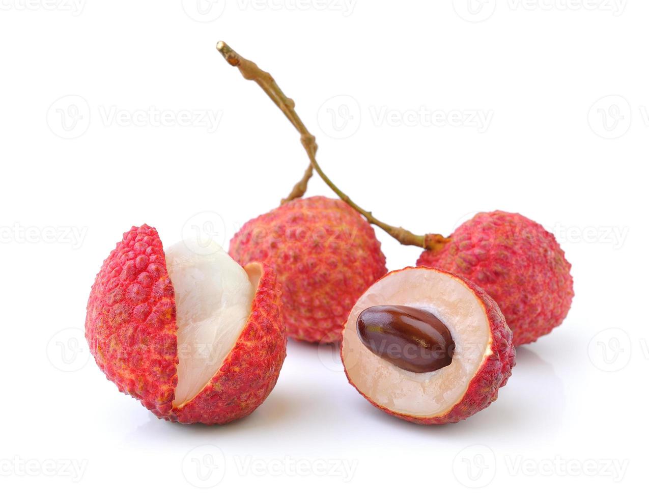 litchi isolerad på vit bakgrund foto