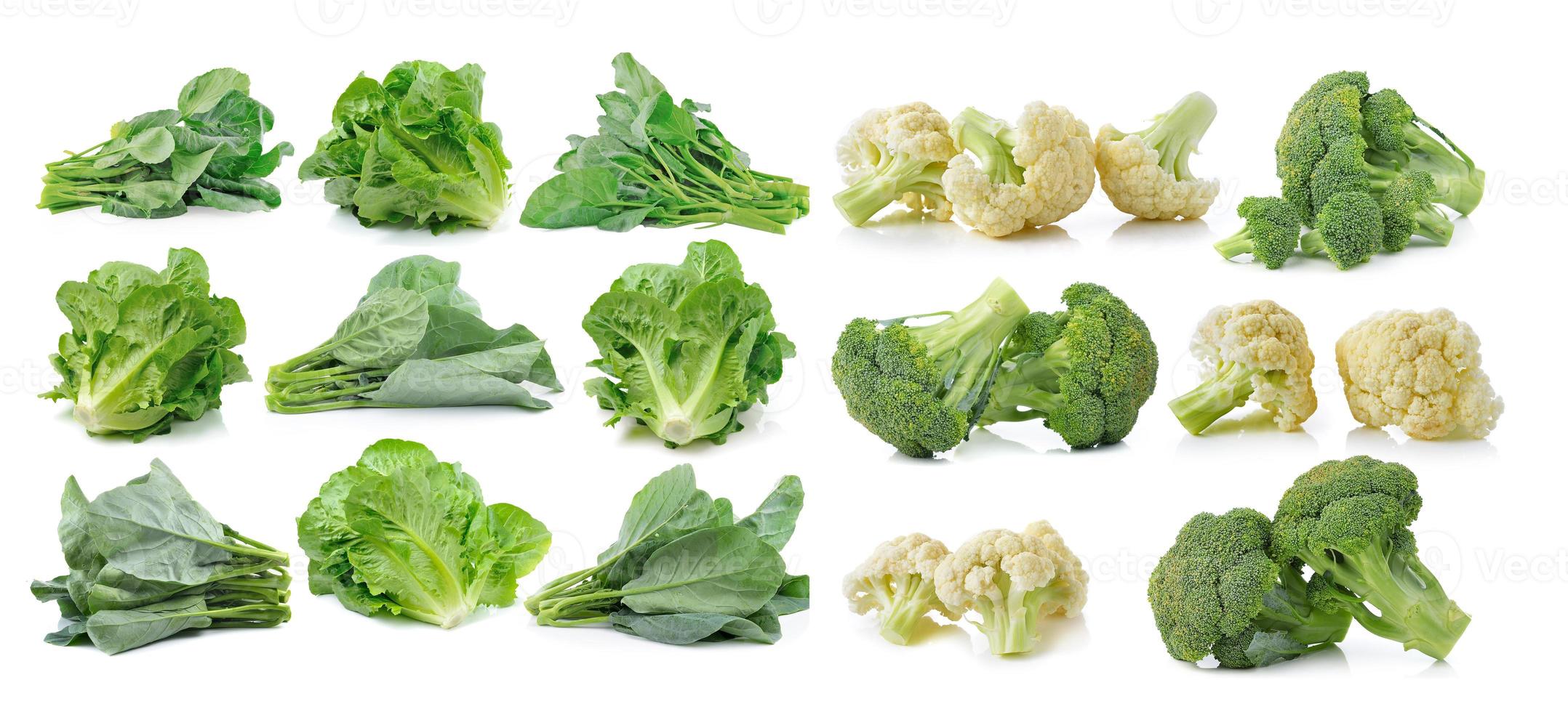 kinesisk broccoli, cos, broccoli och färsk blomkål isolerad på vit bakgrund foto