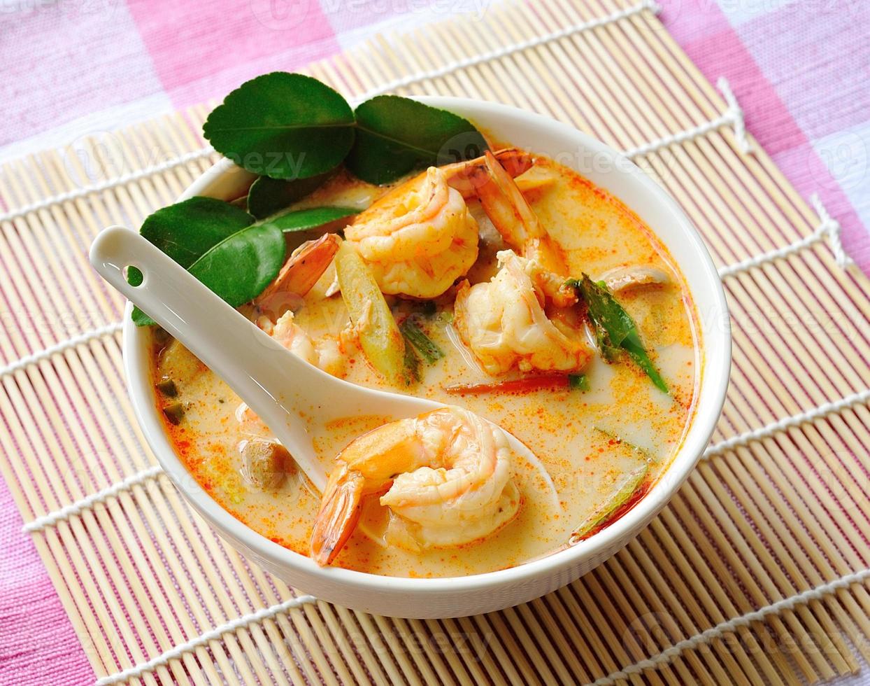 tom yam kung soppa foto