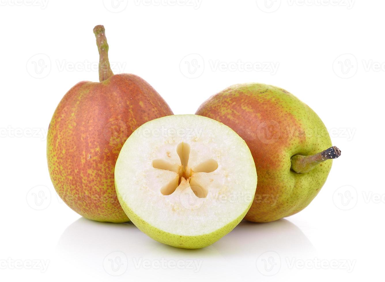 päron på vit bakgrund foto