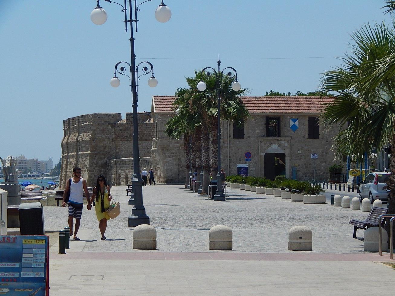 larnaca, Cypern - 25 juli 2015 turism i stad och semesterort foto