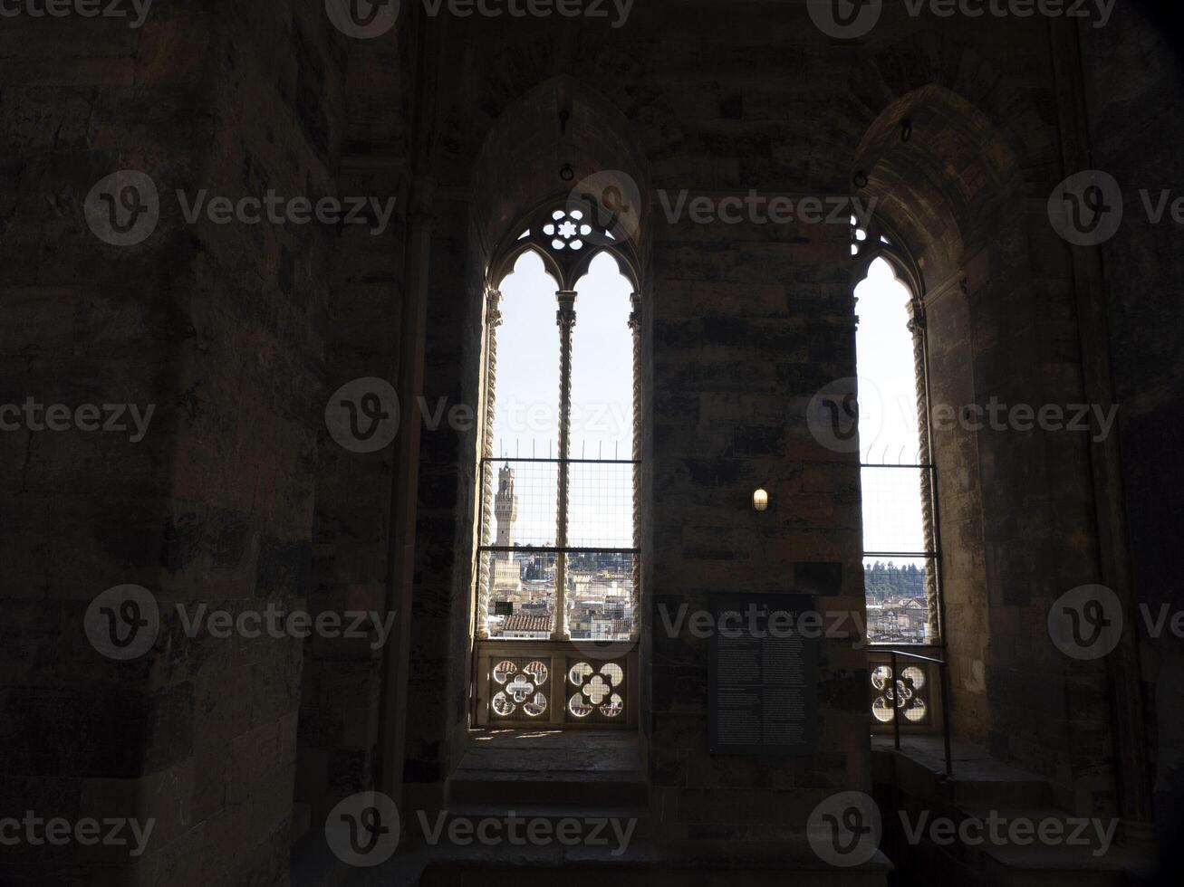 interiör av trappa av florens giotto torn detalj nära katedral santa maria dei fiori, brunelleschi kupol Italien foto