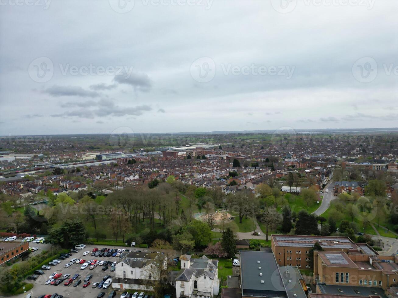antenn se av rugby stad av England bra Storbritannien. april 8:e, 2024 foto