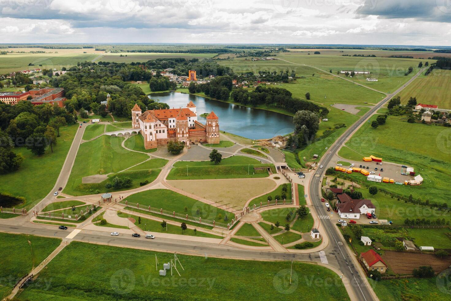 se från de höjd av de mir slott i Vitryssland och de parkera på en sommar dag.vitryssland foto
