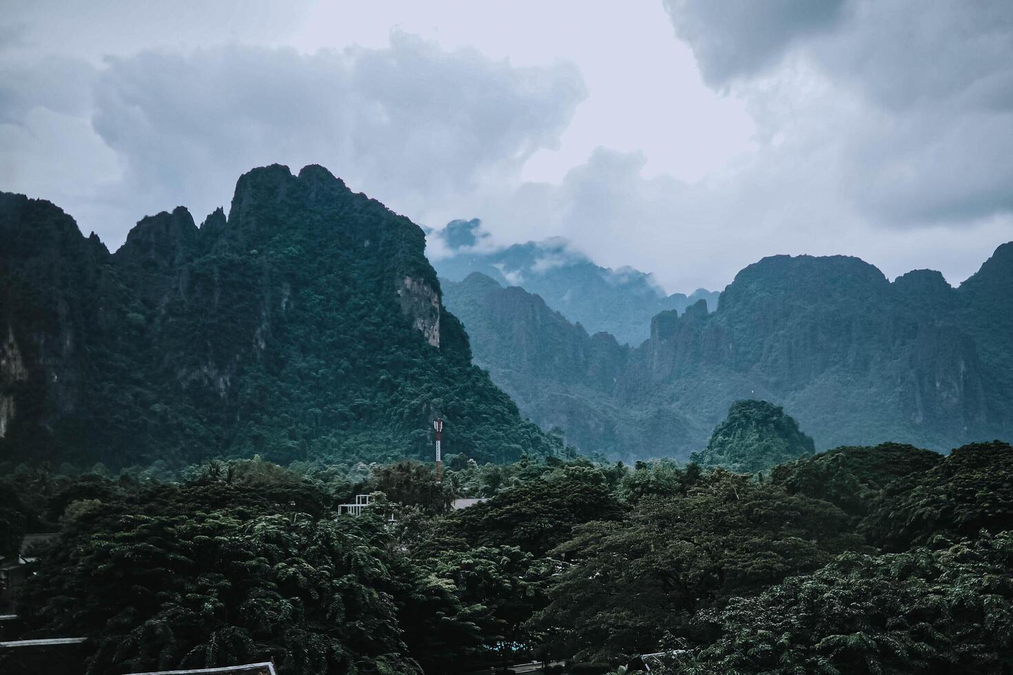 ett antenn se av de flod och de bergen av vang vieng, laos. Asien-Stillahavsområdet. foto