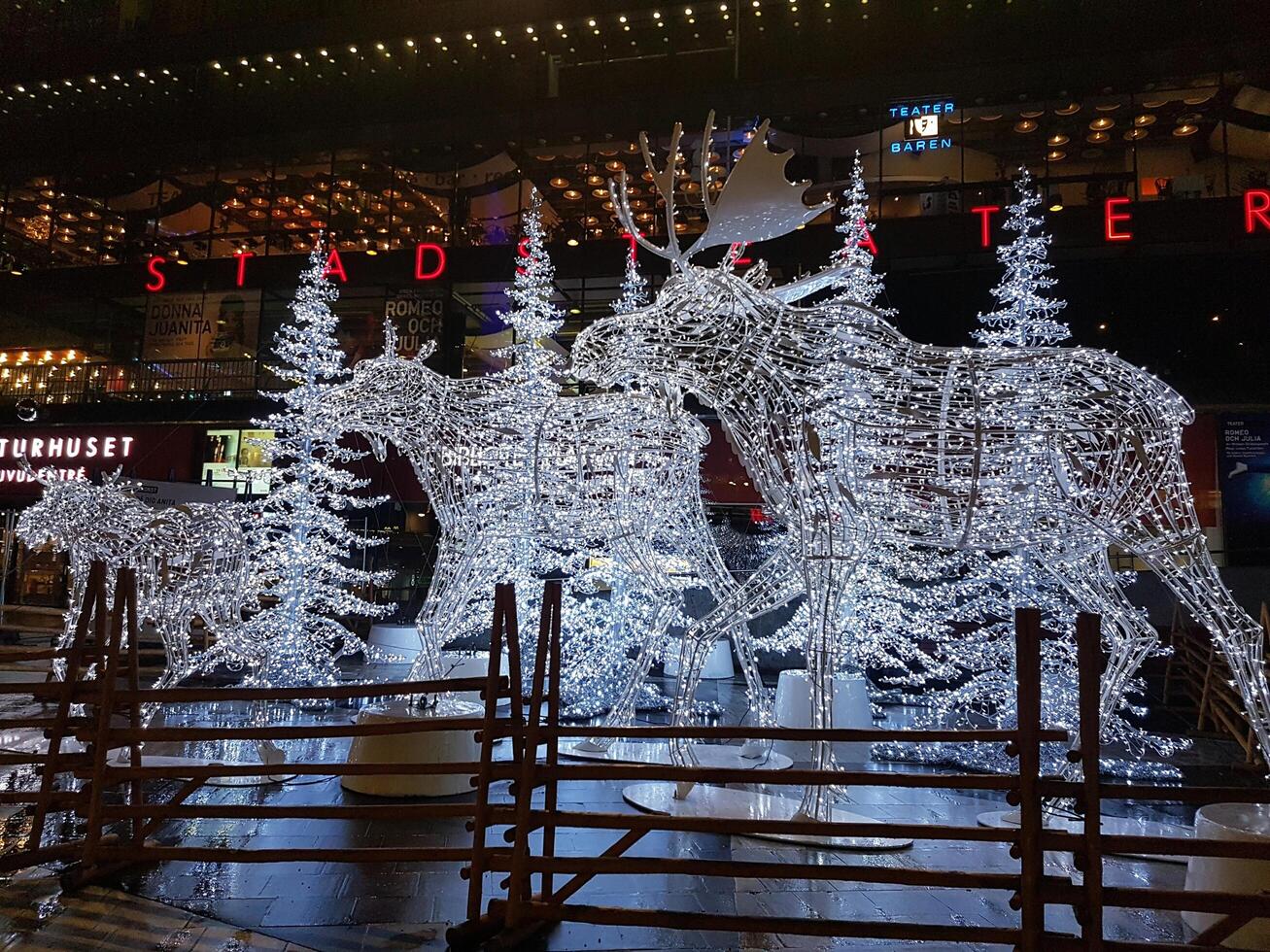 stockholm, Sverige, Europa - december 15, 2017 upplyst älg foto