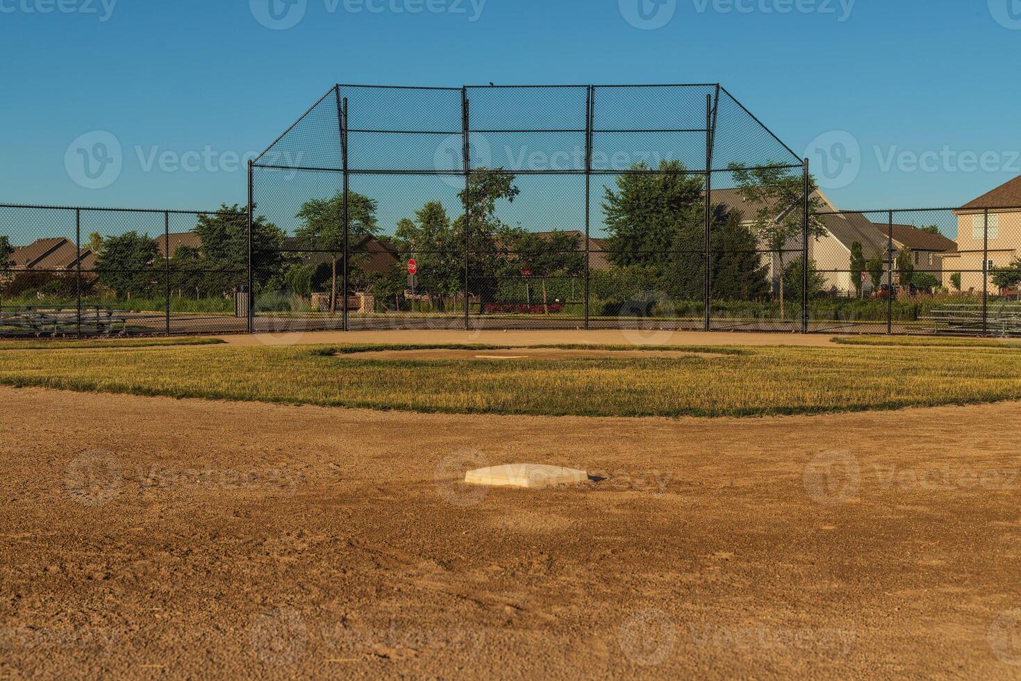 soluppgång på en baseboll diamant Allt redo för de dagar spel foto