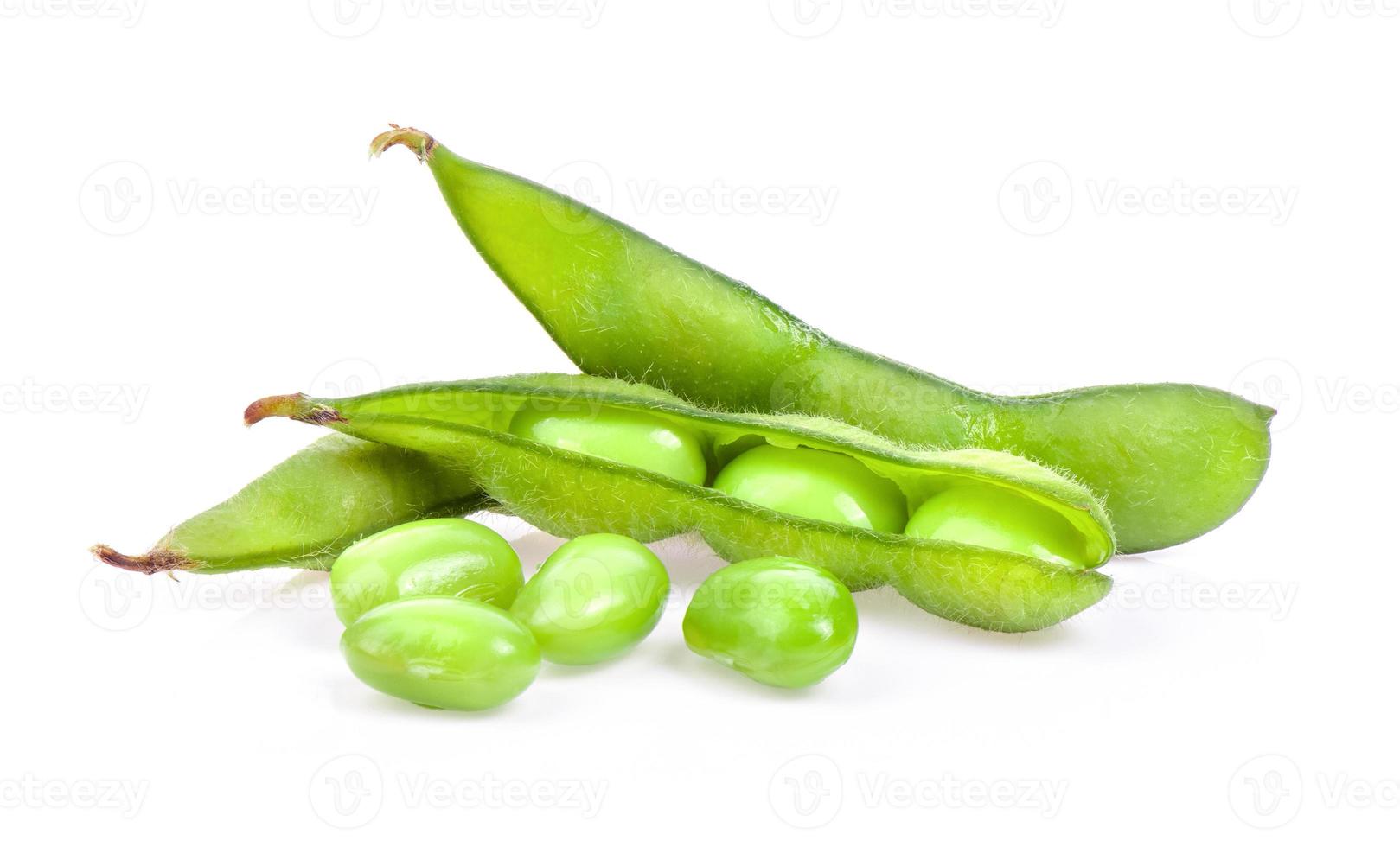 edamame gröna bönor isolerad på vit bakgrund foto