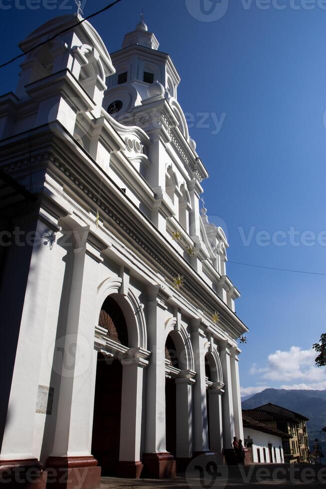 historisk mindre basilika av de obefläckad uppfattning invigt i 1874 i de arv stad av salamina i de avdelning av caldas i colombia foto