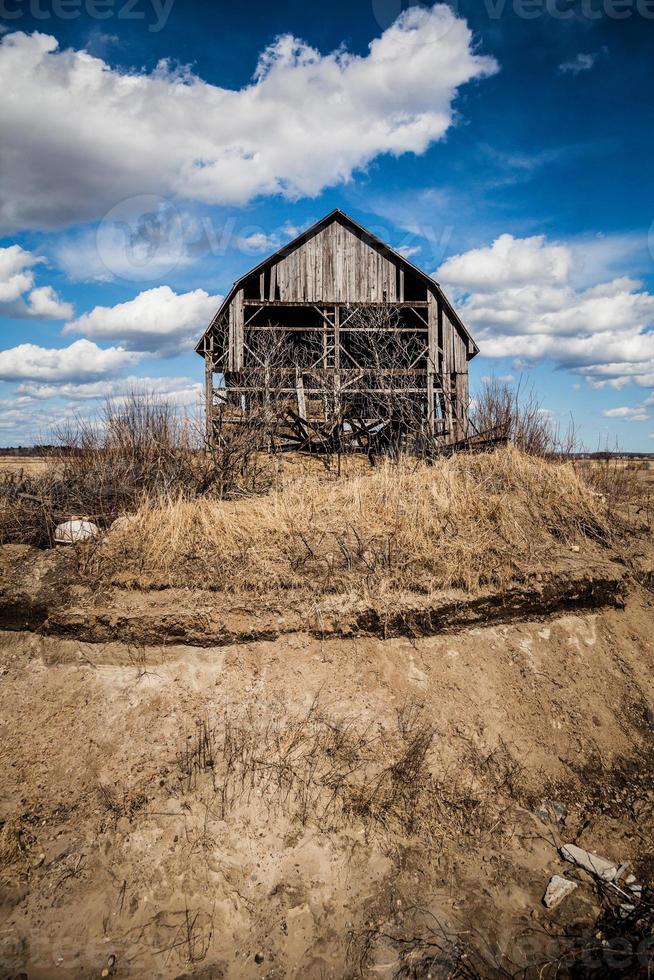 gammal övergiven lada foto