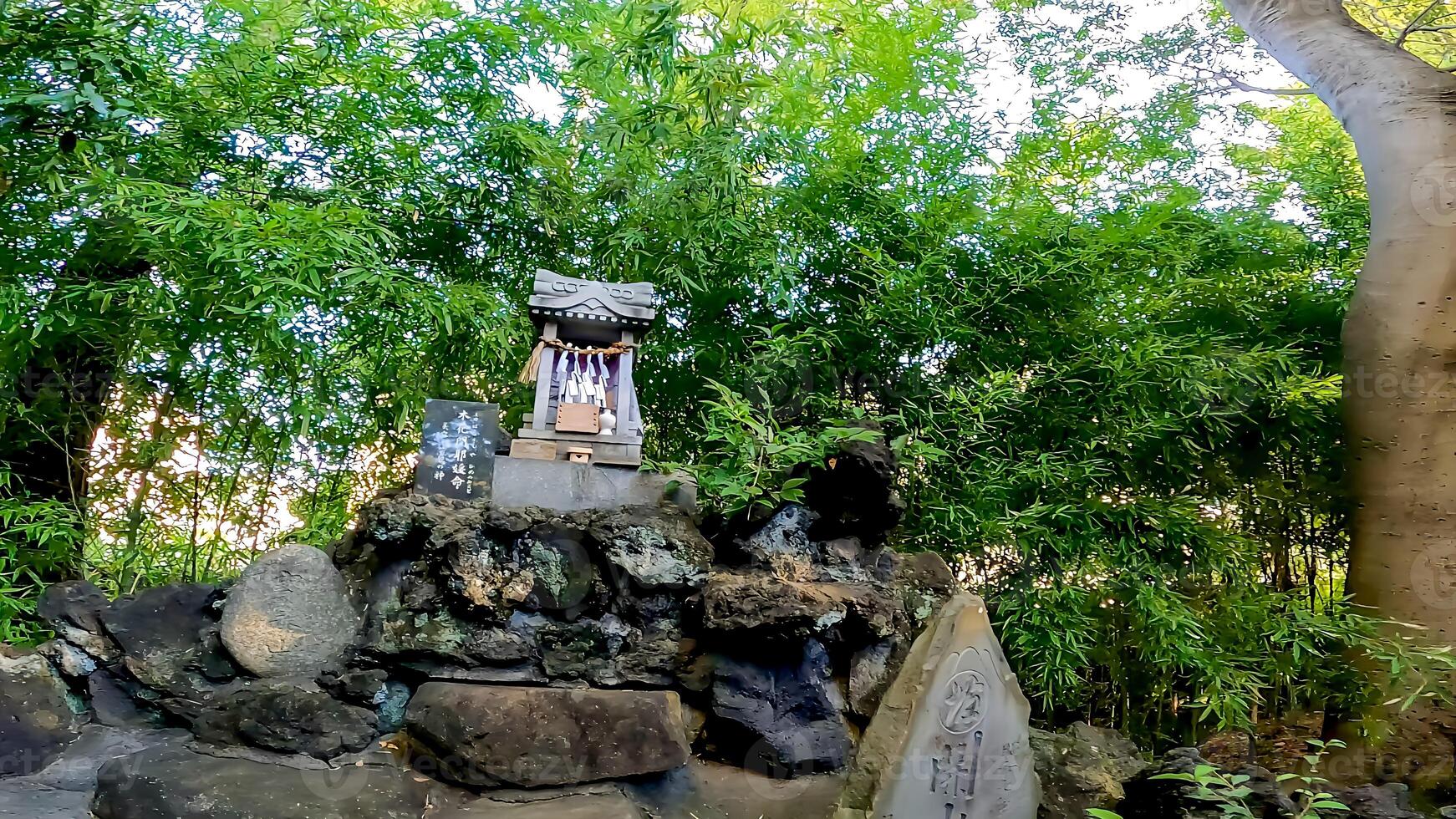 shimane washi helgedom är belägen i shimane, adachi avdelning, tokyo, japan. detta område är sa till vara ett gammal cove var de gudar landat på båtar foto