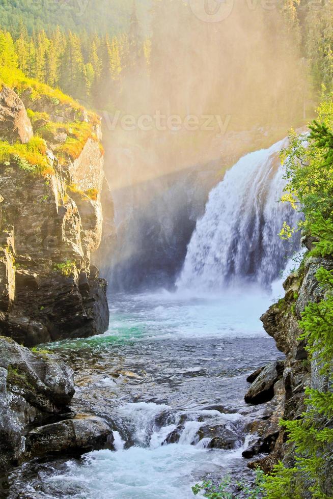 det vackraste vattenfallet i europa. rjukandefossen hemsedal, buskerud, norge. foto