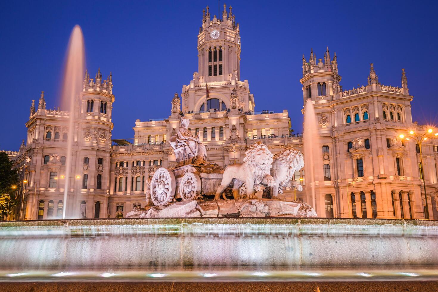 torg de la cibeles central posta kontor palacio de comunicaciones madrid, Spanien. foto