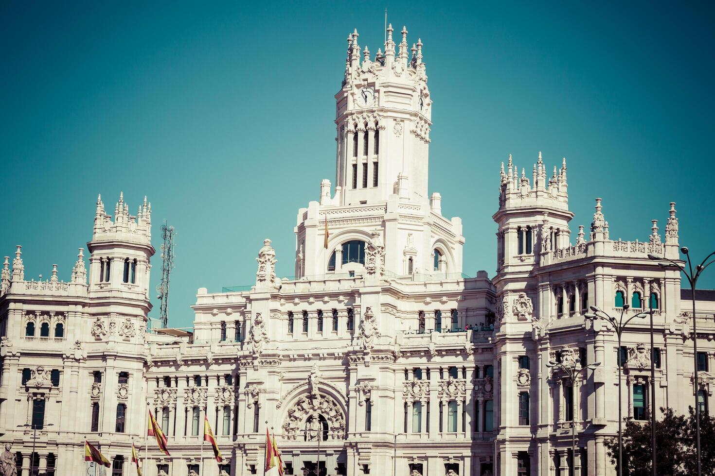 torg de la cibeles cybeles fyrkant - central posta kontor palacio de comunicaciones, madrid, Spanien. foto