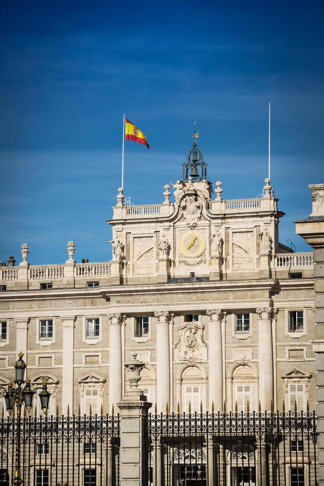 kunglig palats av madrid är de officiell bostad av de spanska kunglig familj på de stad av madrid, Spanien foto