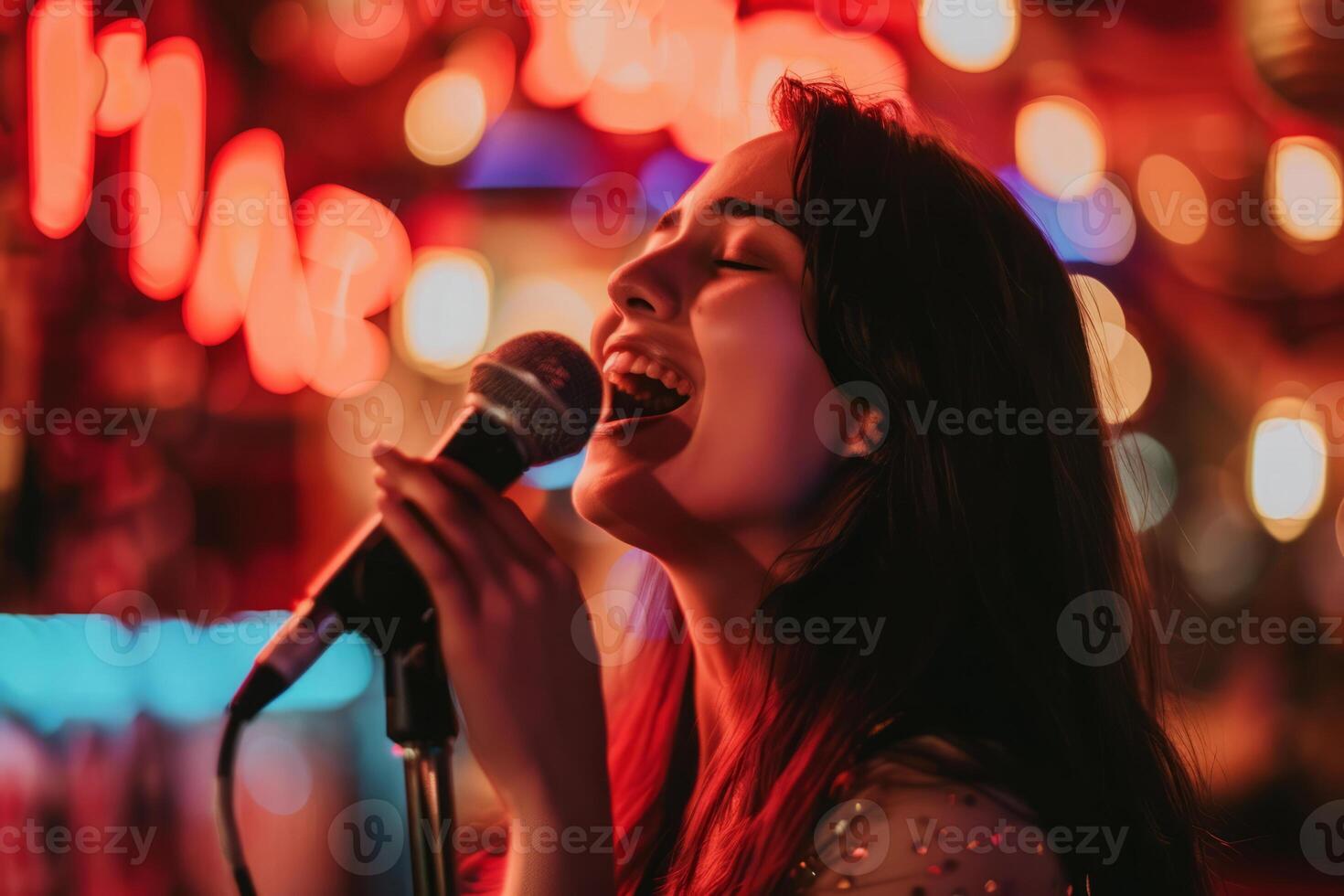 ai genererad kvinna sång på natt i karaoke bar foto