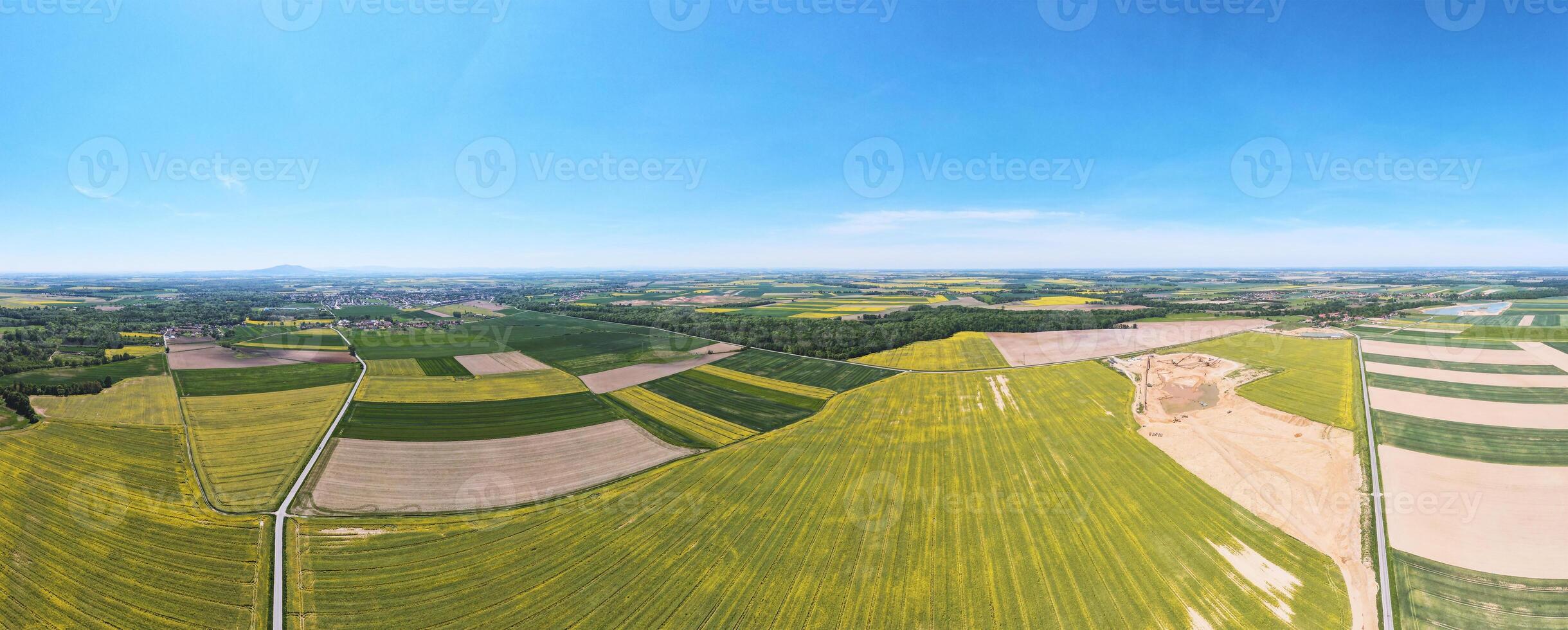 antenn se av landsbygden med jordbruks fält foto